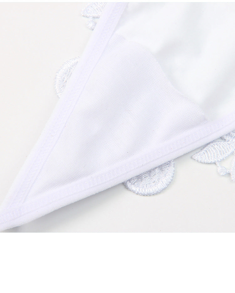花刺绣细带丁字裤 Thin Strap Floral Embroidered Thong